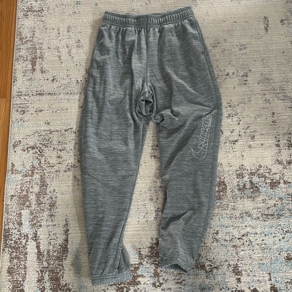 Nike joggers size xl therma fit